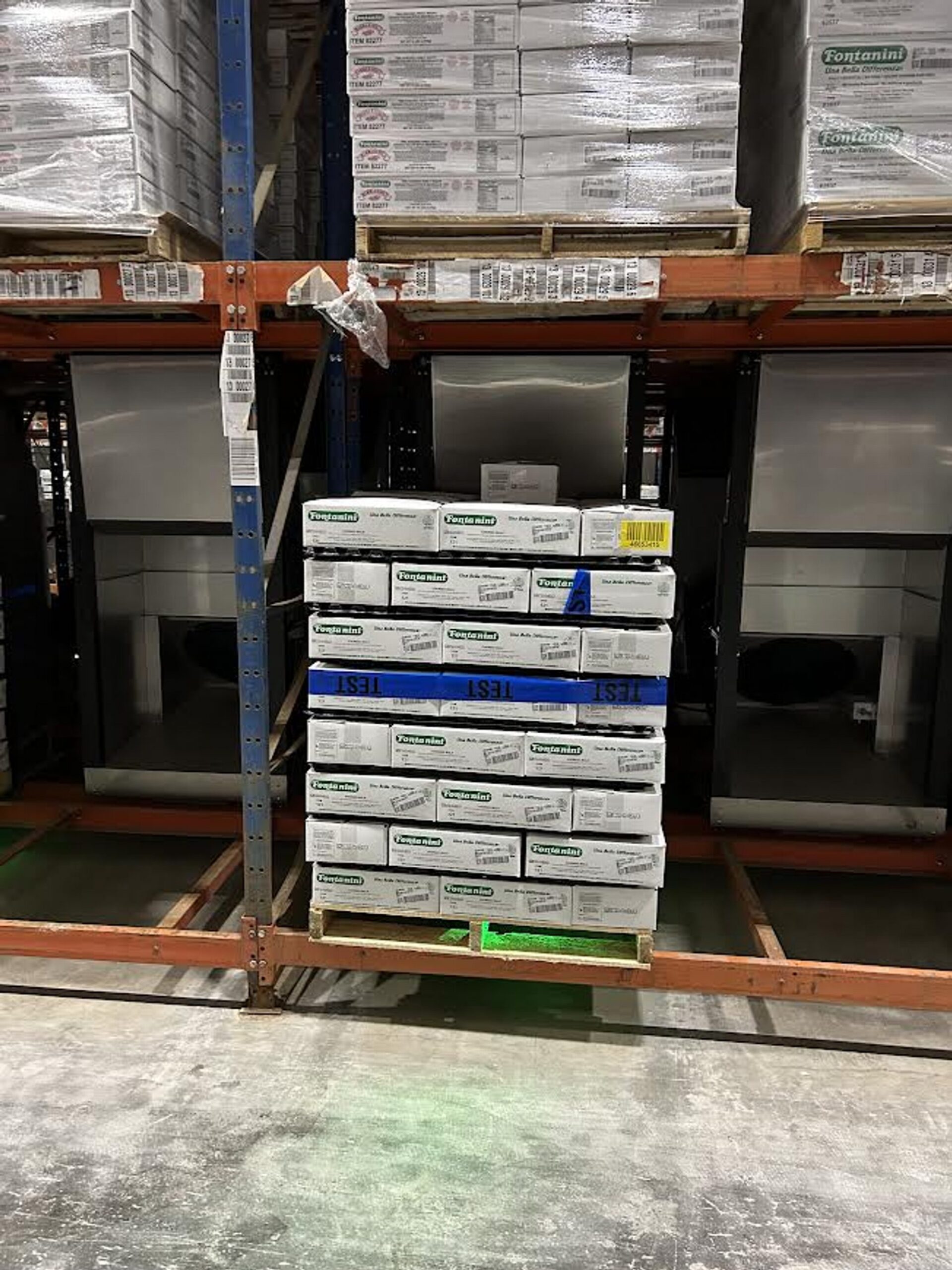 A QFM shown loaded and unloaded with the airflow status lighting visible