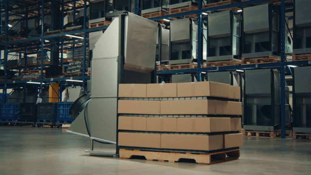 A short pallet stack with an airflow gap at a QFM
